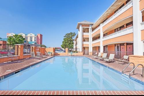 Las Colinas Hotel | SureStay by Best Western Irving Grapevine DFW North