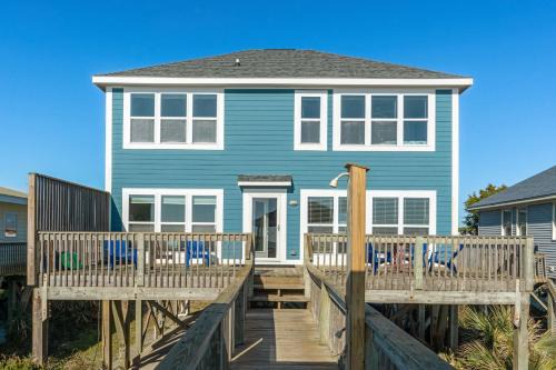 Long Beach House | Surf Watch by Oak Island Accommodations
