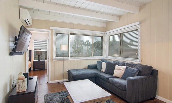 Middletown Apartment | Surreal Sunsets in Mission Hills Apartment