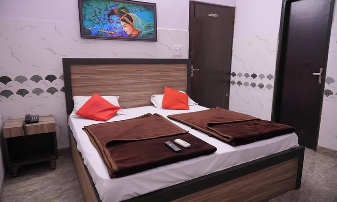 Nizamuddin East Hotel | Surya inn