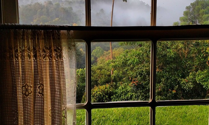 Centro House | SWEDISH BARN, between Vila de Mauá and Pedra Selada