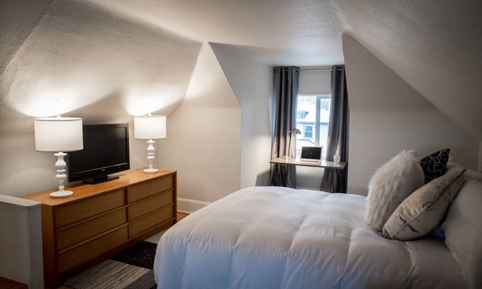 Speer Apartment | Sweet Spot in West Washington Park