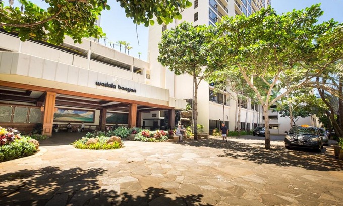 Waikiki Hotel | Sweetwater at Waikiki