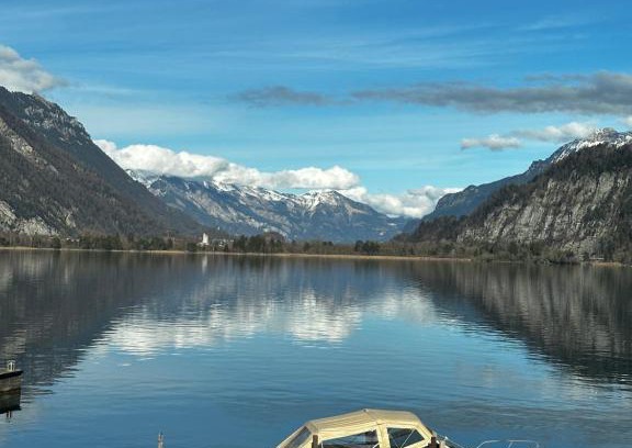Darligen Apartment | Swiss Lake Mountains Apartments