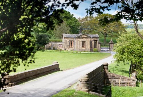 Skipton House | Sycamore Lodge By Birch Stays