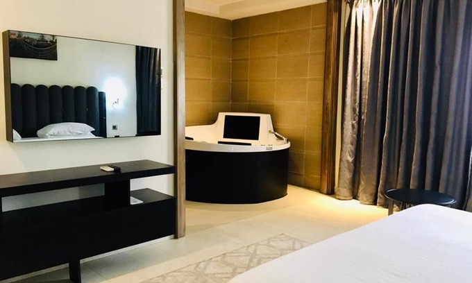Maitama Bed & Breakfast | T E L E By Summerset Continental Hotel Maitama