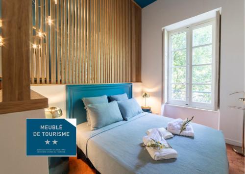 Nimes City Centre Apartment | T2 Climatisé de charme, pour couple proche Arènes MaisonCarréeConciergerie