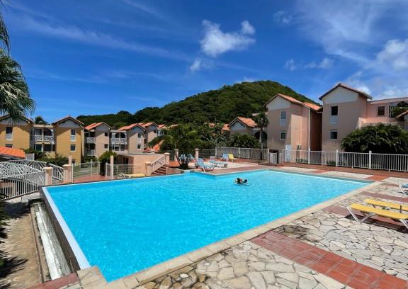 Sainte-Anne Apartment | T2 spacieux, confort, piscine & plage à Sainte-Anne