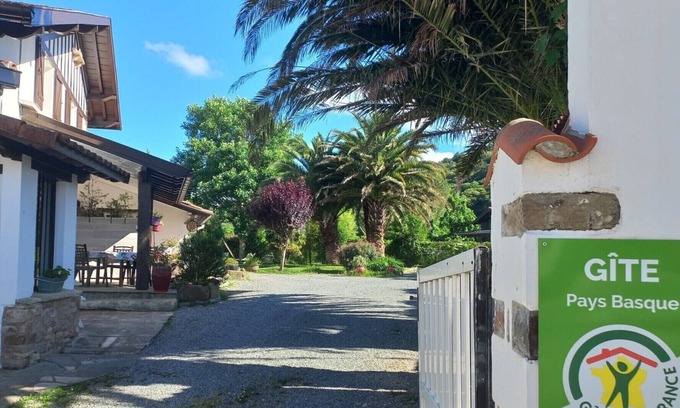 Saint-Pee-sur-Nivelle Apartment | T3 + Basque Coast terrace (furnished with tourism classified 3 *) sea and mountain
