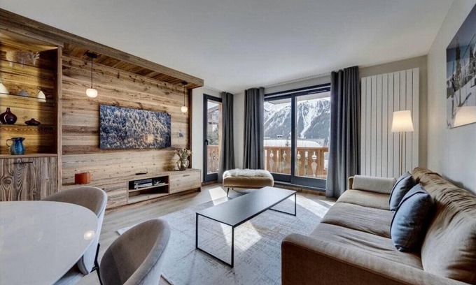 Vallandry Apartment | T3 bedroom apartment in the heart of the resort with pool and spa