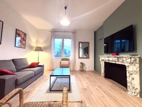 Castres Apartment | T3 l 65m 2 l Bright & Quiet