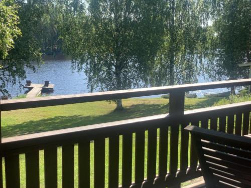 Tahkovuori Villa | Tahkon Riihiranta - 4 bedroom villa by the lake - Tasokas tilava rantamökki