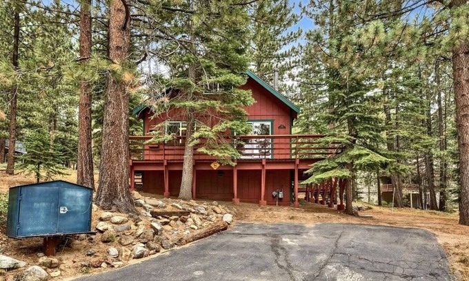 Pioneer Trail Cabin | Tahoe cabin