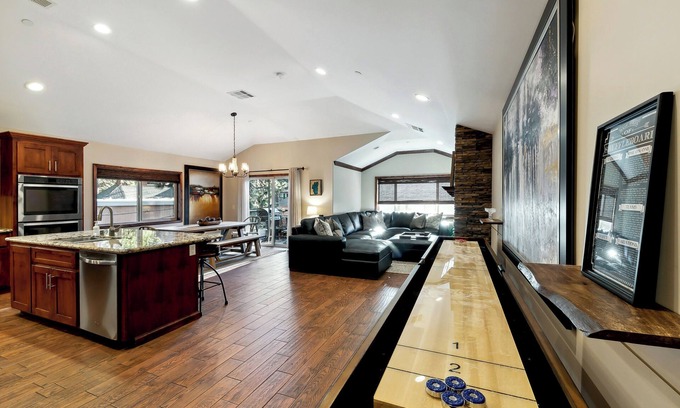 Tahoe Meadows Condo | Tahoe Woods #304: Stateline, Gondola, Modern