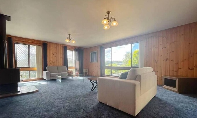 Bellerive House | Tas Retreat with beautiful mountain view at Bellerive