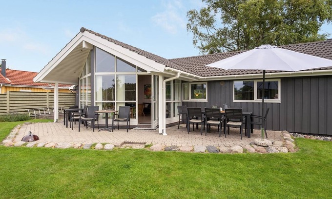 Grena Strand House | "Tashina" - 200m from the sea by Interhome