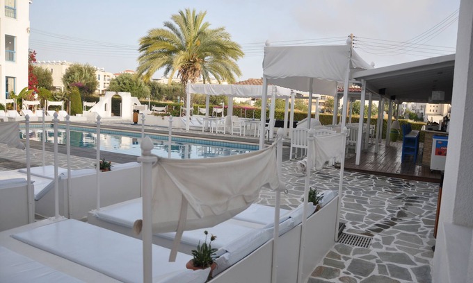 Paphos Apartment | Tasmaria