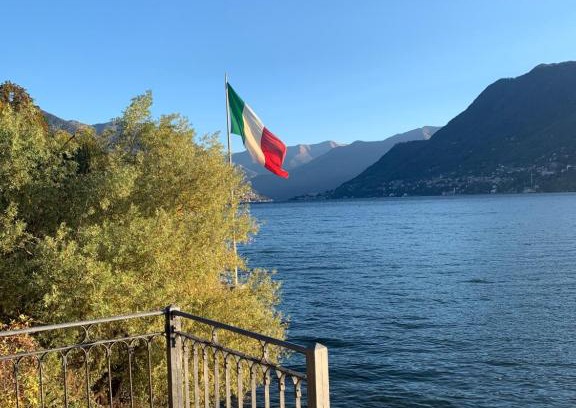 Como Apartment | Tavernola recidence