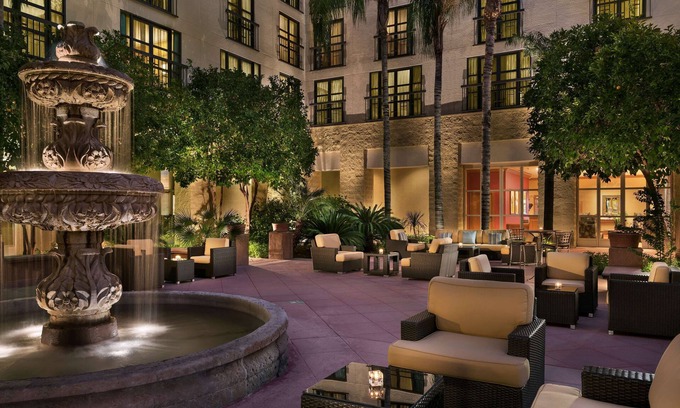 Tempe Hotel | Tempe Mission Palms, a Destination by Hyatt Hotel
