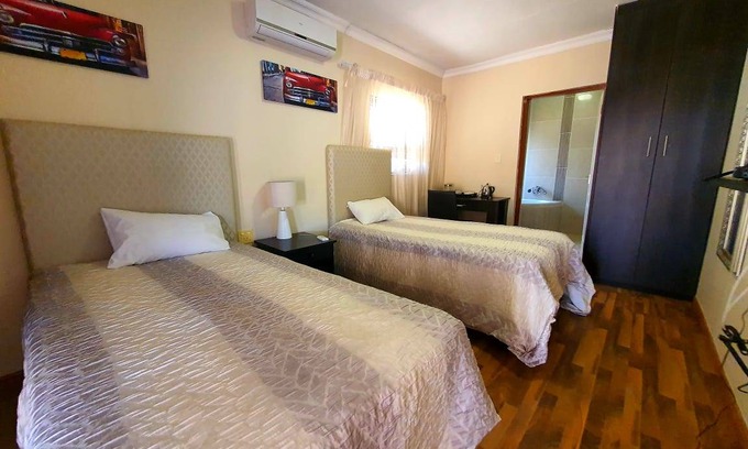 Mahikeng Cabin | Tenacity Mafikeng Guesthouse - 4