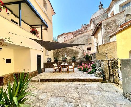 Seravezza House | Terratetto nel borgo medievale