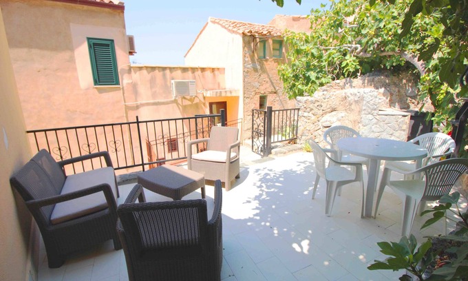 Old Town Apartment | Terrazza La Rocca by Wonderful Italy