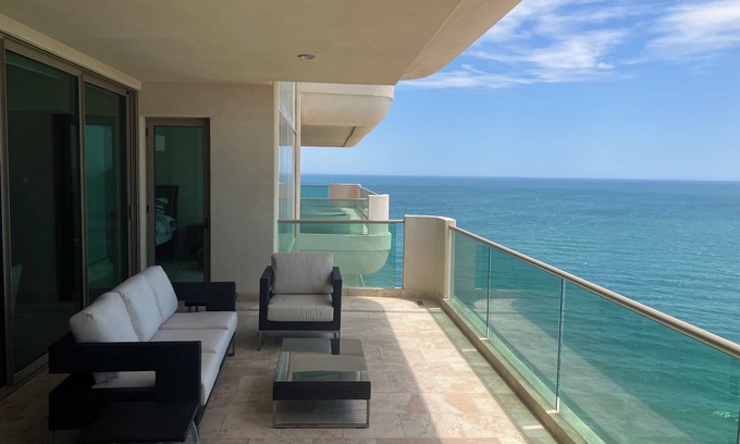 Puerto Penasco Resort | Tessoro at Las Conchas 902 - Elegant beach front condo