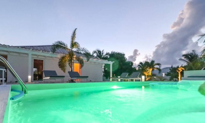 Plum Bay Villa | The "Vacation House", a stone's throw from Baie Longue beach