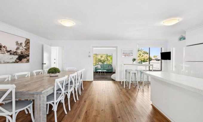 St Leonards House | The Absolute Beach Escape For 21