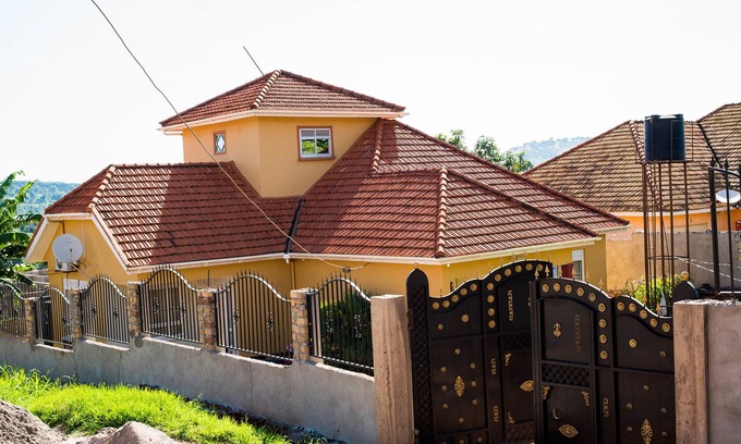 Entebbe House | THe Allenoft Guest house(Visit