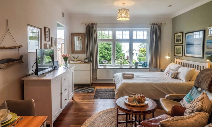 Lyme Regis Cottage | The Apartment at Queen Anne's Lodge