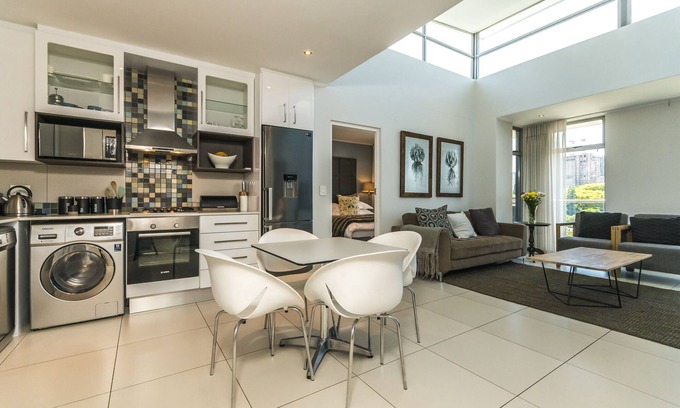 Greater Johannesburg Metropolitan Area Apartment | The Apex on Smuts