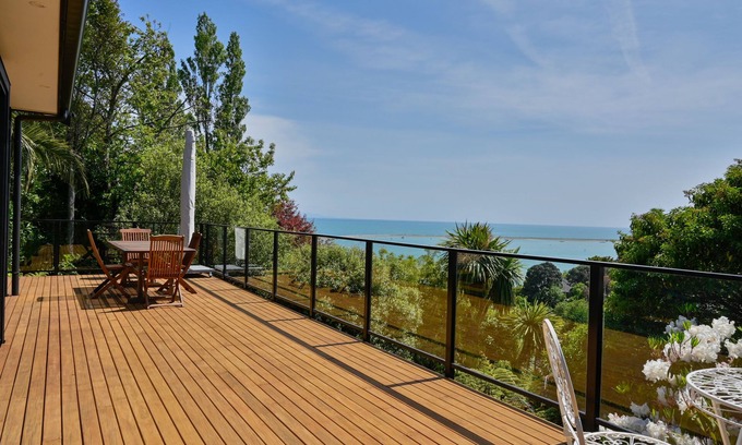 Stepneyville House | The Arthouse - NZ Architect Award-winning Nelson Waterfront Home