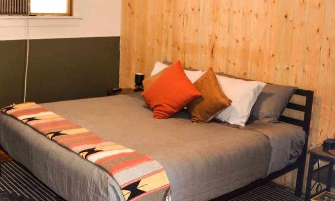 Drake House | The Aspen Glen Suite (Unit 2) at Field Guide Rocky Mountain