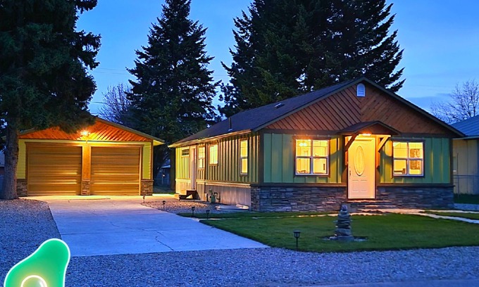 Columbia Falls House | THE AVOCADO ABODE ! Glacier National Park DT Columbia Falls Whitefish KIDS FAV!
