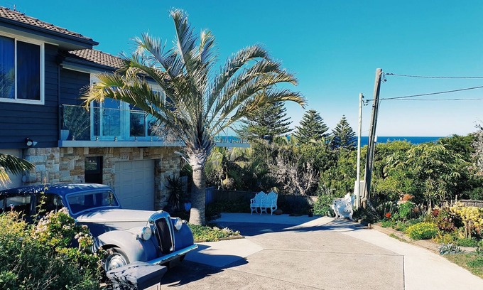 Forresters Beach Apartment | THE BEACH HOUSE IS NOW CLOSED