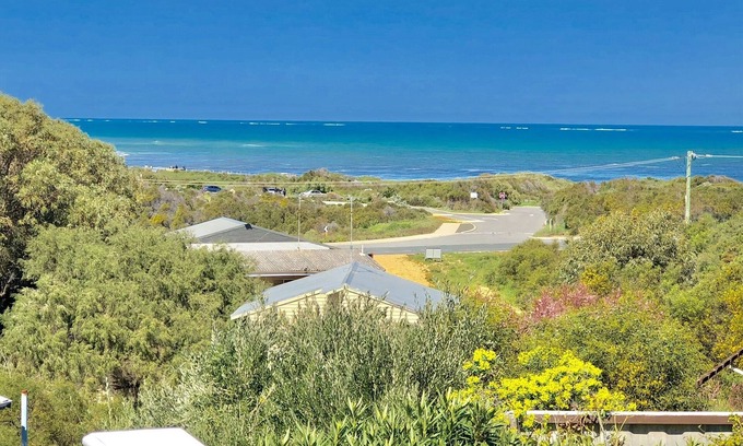 Guilderton House | The Beach House ... Relaxed Hamptons style overlooking the Indian Ocean