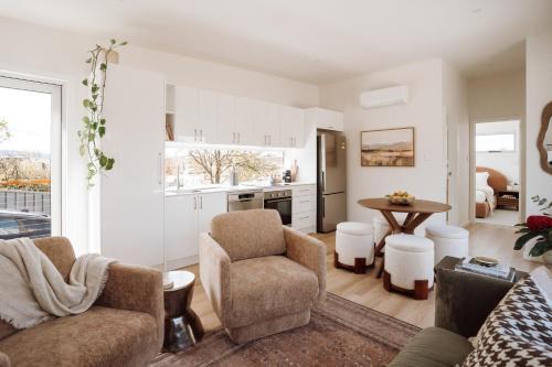 South Launceston House | The Bennett Loft, a modern Launceston hideaway
