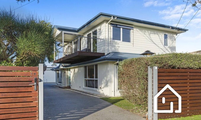 Rye House | The Boulevard – Bay Views, 100m to Rye Foreshore