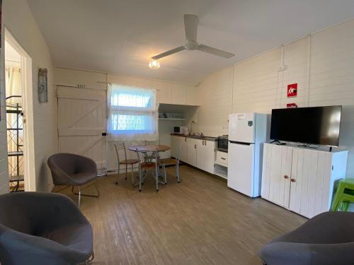 Arcadia Apartment | The Captain's Manor on Cook 4