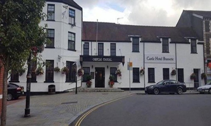 Neath Hotel | The Castle Hotel Neath