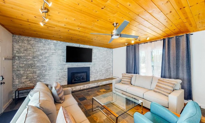 Kings Beach Ski Chalet | The Chalet at Kings Beach 9