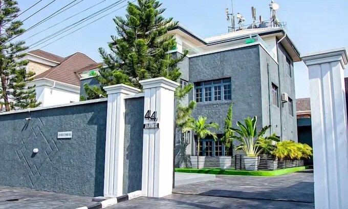 Lekki Phase 1 Hotel | the chrome