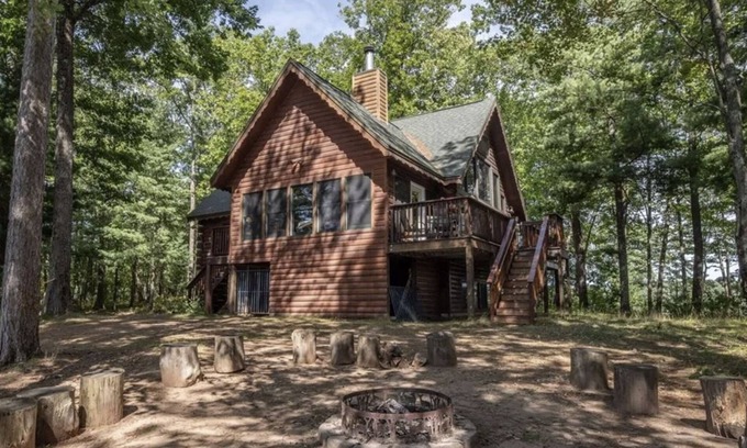 Hayward Cabin | The Clear Lake Island Hideaway