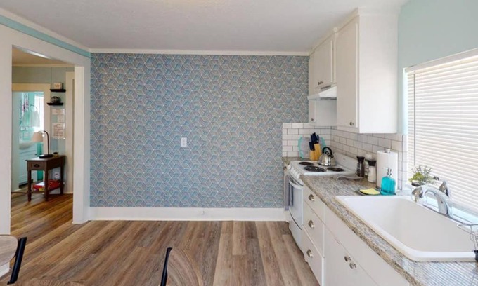 Baytown Apartment | The Comfi Coral - Apartment Home Studio C