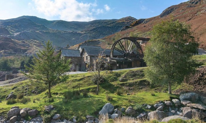 Coniston House | The Coppermines Mountain Cottages - Sawyers, Millrace, Pelton Wheel, Sleeps 16