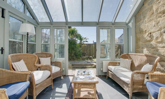 West Bay House | The Counting House - Four Bedroom House, Sleeps 6
