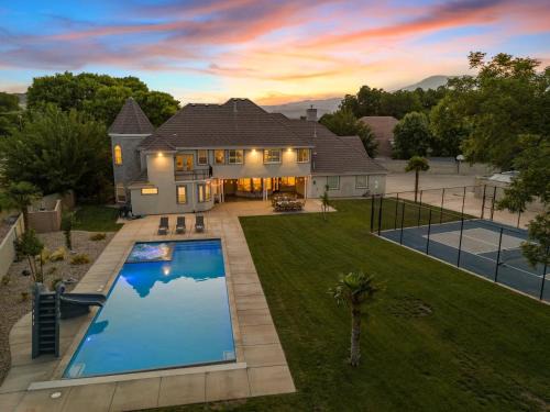 Hurricane House | The Country House home