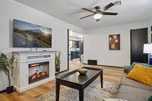 Del City House | The Cozy Haven 3BR Home near Tinker AFB