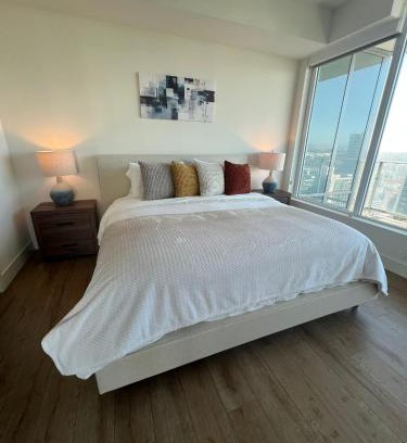 Civic Core Apartment | The Daisy Bright 2BR Stay in Downtown San Diego